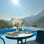 Деревянный коттедж Breeze Of The Drin Deja's Ford